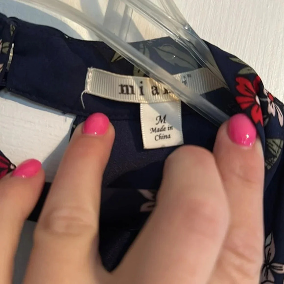 Miami Size Medium Floral Dresss - Picture 4 of 4